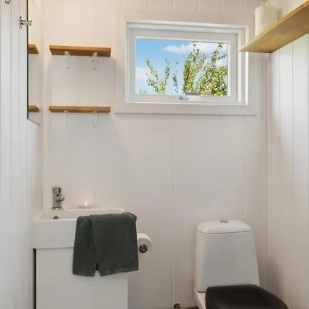 Gorgeous In With Kitchen Holiday home *